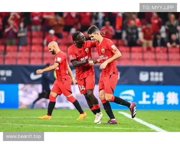 足球世界新格局:从青训到职业联赛,全面解析全球足球发展趋势与挑战